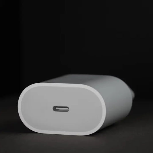 Încărcător pentru iPhone cu Cablu Lightning Inclus, Rapid 20W, Compatibil iPhone 14/13/12/11/Pro/Pro Max/iPad/AirPods, Alb PIEX.RO